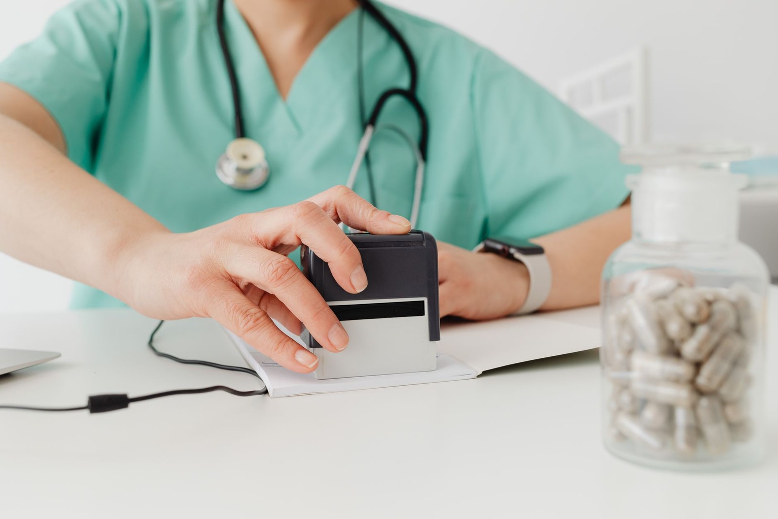 Health insurance options for extended travel stays — Regional medical cost disparities and coverage caps Health insurance options for extended travel stays — Regional medical cost disparities and coverage caps