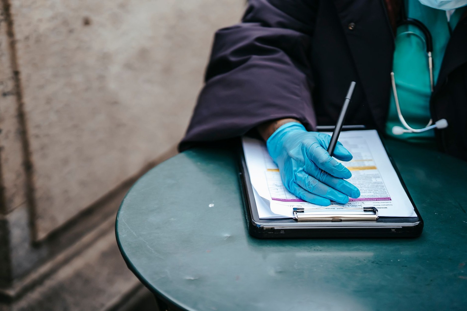 Health insurance options for extended travel stays — Network access and direct billing capabilities Health insurance options for extended travel stays — Network access and direct billing capabilities