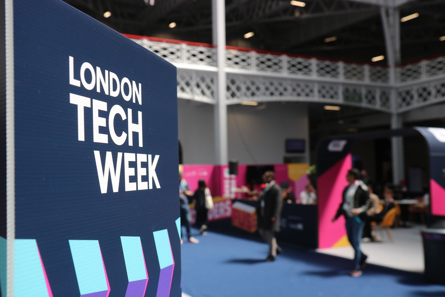 Networking events at international trade expos — Selecting the Right Venue for Meaningful Conversations Networking events at international trade expos — Selecting the Right Venue for Meaningful Conversations